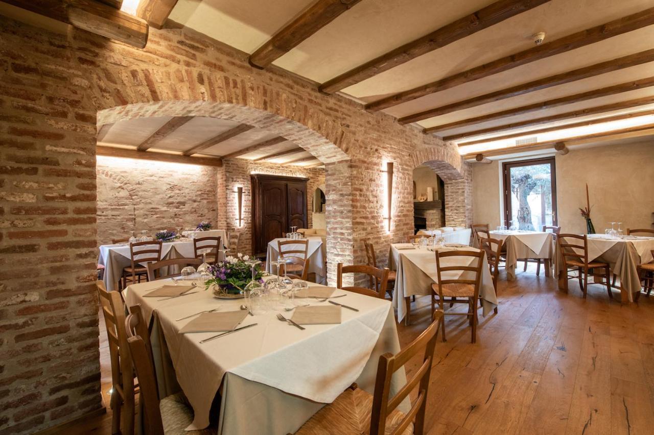 La Locanda Del Nocciolo โนเวลโล ภายนอก รูปภาพ